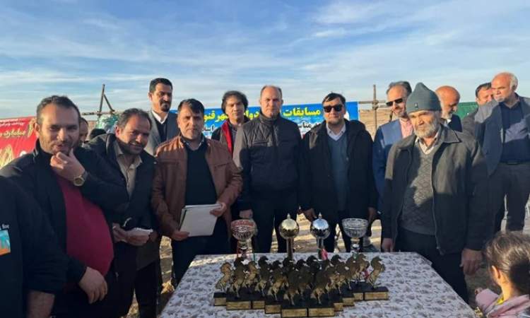 مسابقات اسب‌دوانی در منطقه بایر در قم برگزار شد