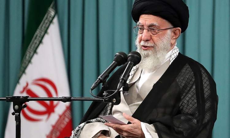 دیدار جمعی از رأی اولی‌ها و خانواده‌های شهدا با رهبر انقلاب تا ساعتی دیگر