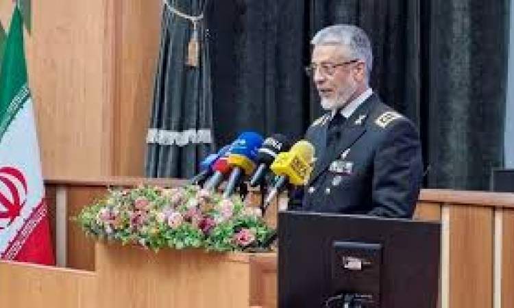 بی‌توجهی به تهدیدات ما را غافلگیر می‌کند/توجه نیروهای مسلح به عرصه‌های نوین فناوری
