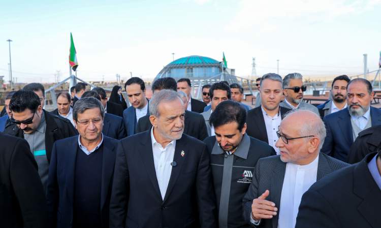 افتتاح یکی از بزرگترین مجتمع‌های تفریحی جنوب کشور در سیرجان با حضور رئیس جمهور