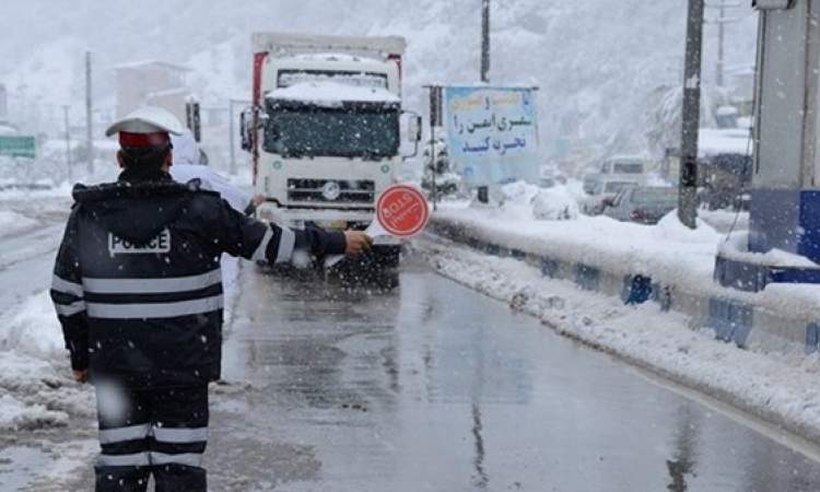 بارش برف و باران در جاده‌های ۱۱ استان کشور