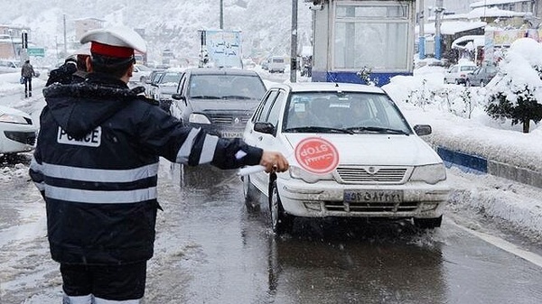 بارش برف و باران در جاده‌های ۱۳ استان کشور