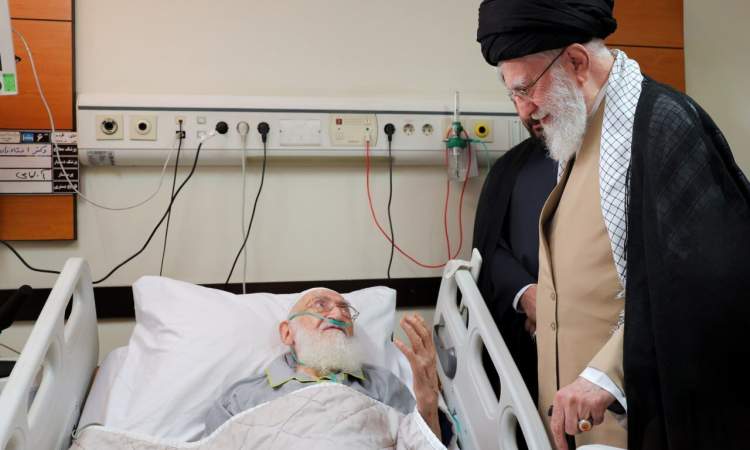 رهبر معظم انقلاب از حضرت آیت‌الله نوری همدانی عیادت کردند