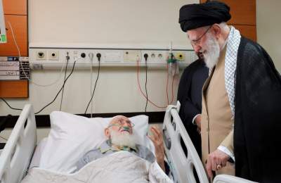 رهبر معظم انقلاب از حضرت آیت‌الله نوری همدانی عیادت کردند