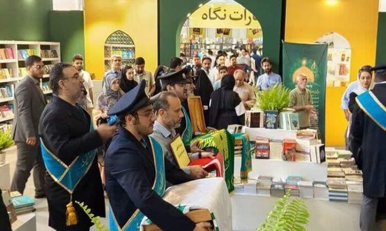 روز سوم نمایشگاه کتاب؛ حضور پرشور کودکان و پرواز هدهد سفید
