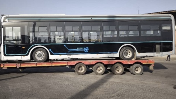 اتوبوس‌های برقی به گمرک بندرعباس رسید