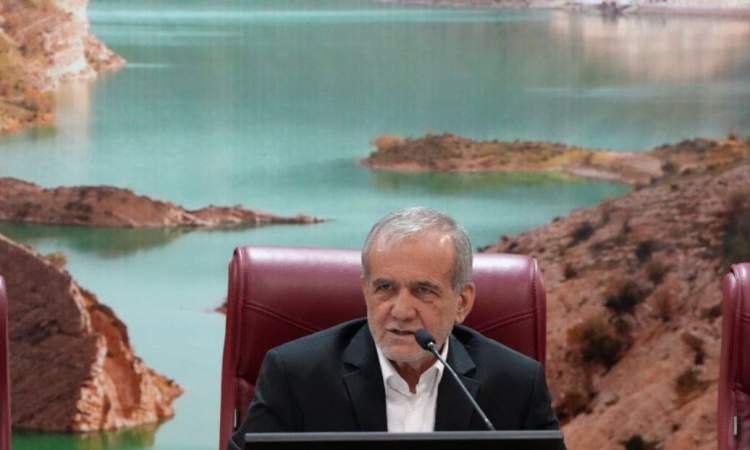 پزشکیان: مبنای گفت‌وگو با آمریکا سیاست‌های رهبر انقلاب است/ زیر بار زور نمی‌رویم