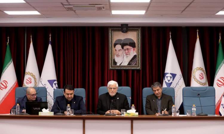 عارف: نوسازی و بازسازی مهمترین اولویت ملی «پساجنگ» است