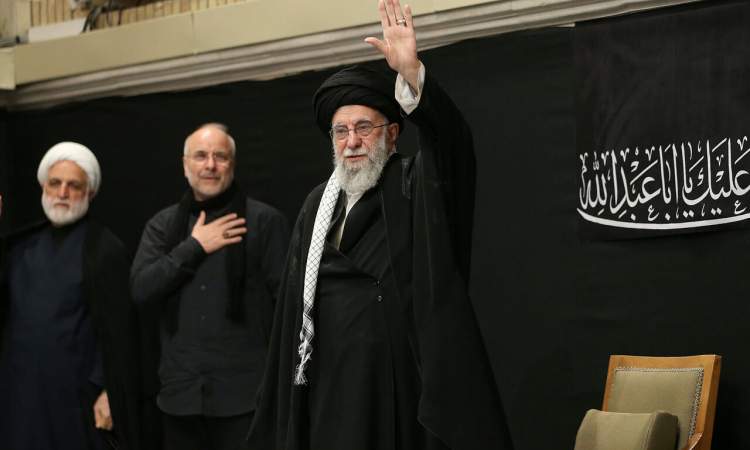 بخوان به نام نامی ایران/ واکنش شخصیت‌ها به حضور مقتدرانه رهبر انقلاب