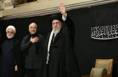 بخوان به نام نامی ایران/ واکنش شخصیت‌ها به حضور مقتدرانه رهبر انقلاب