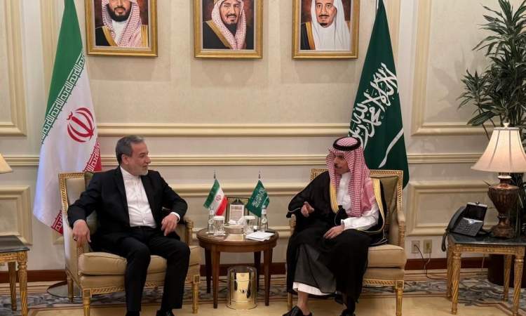 توقف عراقچی در جده و دیدار با وزیر خارجه عربستان