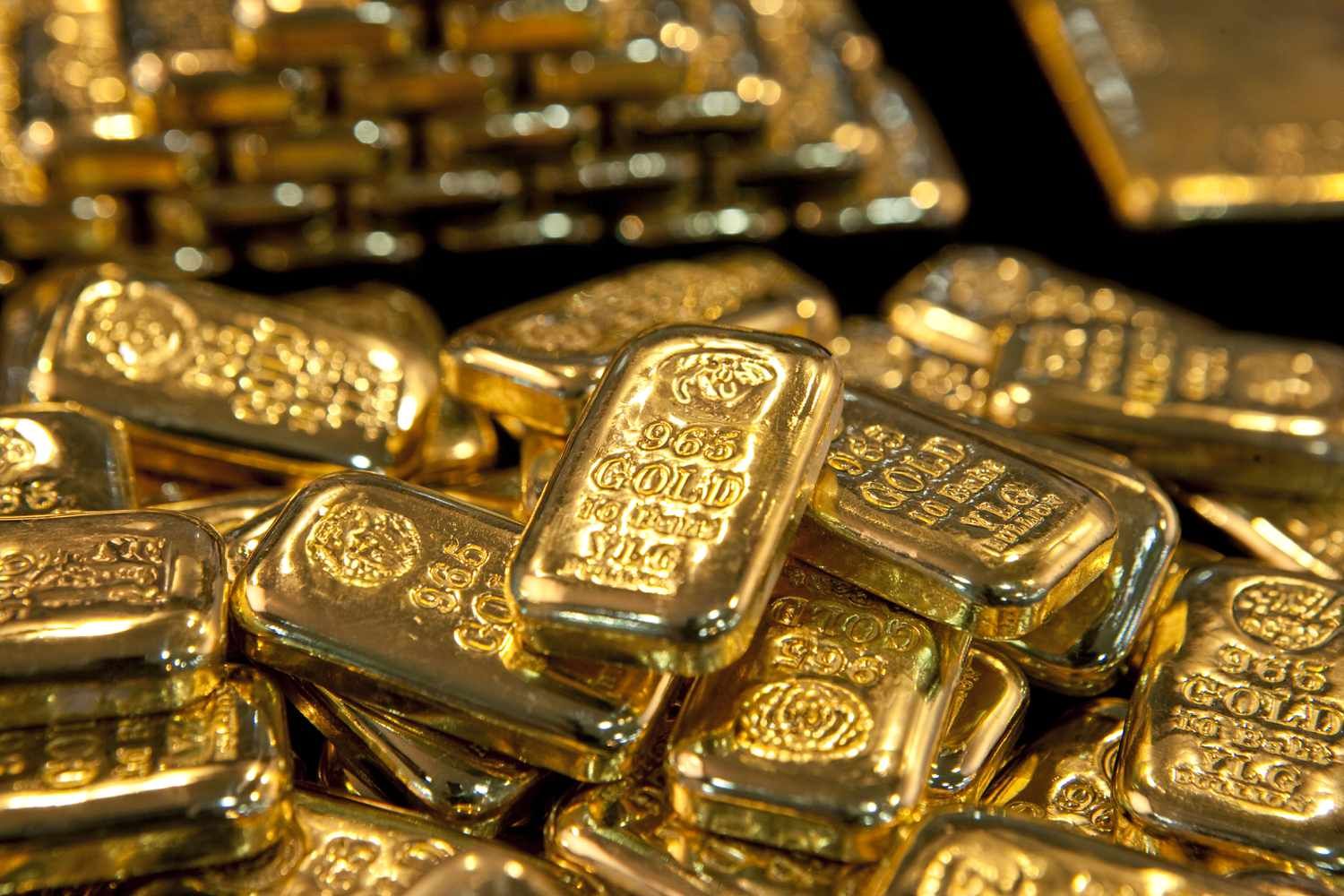 صعود طلای جهانی با تضعیف دلار/ اثر معکوس توافق تجاری آمریکا و اروپا