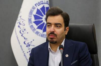 اتاق قم در دوره دهم برنامه‌های توسعه صنعتی و صادراتی استان را دنبال می‌کند/ جهش ۶۵ درصدی صدور کارت بازرگانی و ارتقای رتبه اتاق قم در ارزیابی ملی