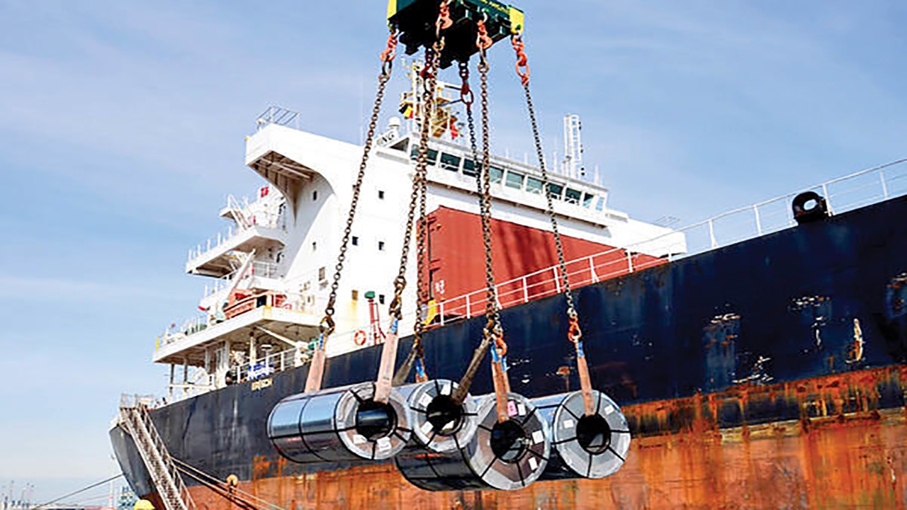 نبض فولاد در ۴ ماهه ۱۴۰۴؛ ترکیب صادرات تغییر کرد