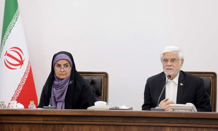 انتقاد معاون اول رئیس جمهور از بوروکراسی زائد در مرزها/ ترانزیت مزیت مهم کشور