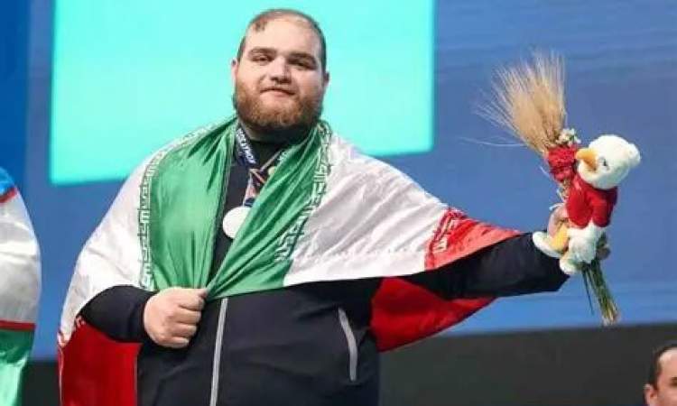 شریفی: اهتزاز پرچم ایران مهمتر از مدال طلای من است