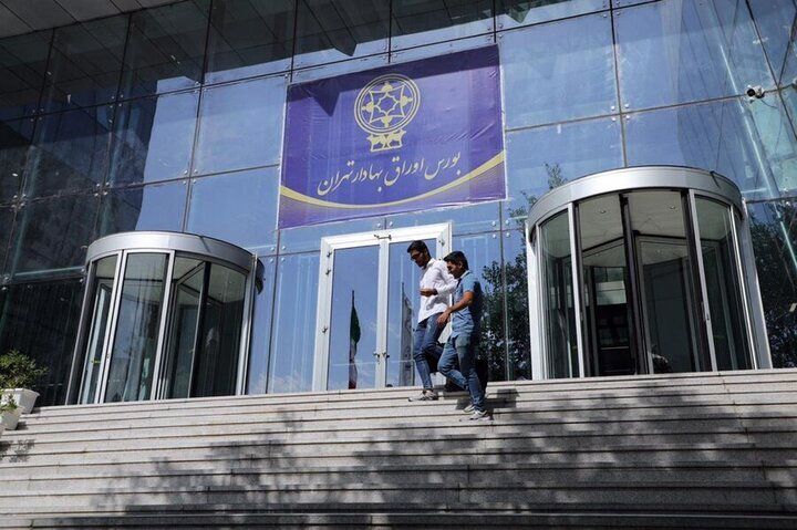 رشد نمادهای کوچک در بورس | شاخص سازها درجا زدند | 214 صف خرید در مقابل 30 صف فروش