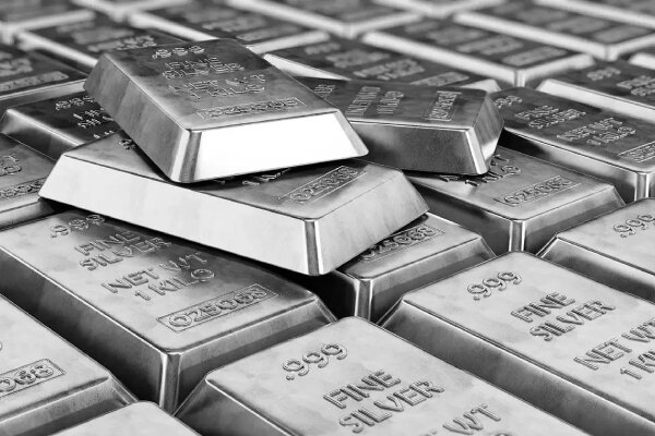 نقره برای نخستین‌بار در تاریخ از ۵۲ دلار عبور کرد