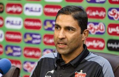 واکنش وحید هاشمیان به خبرخداحافظی‌اش از پرسپولیس پس از بردن ذوب‌آهن
