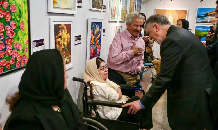 وزیر فرهنگ: نمایش آثار هنرمندان معلول نمونه‌ای از دیپلماسی انسانی است