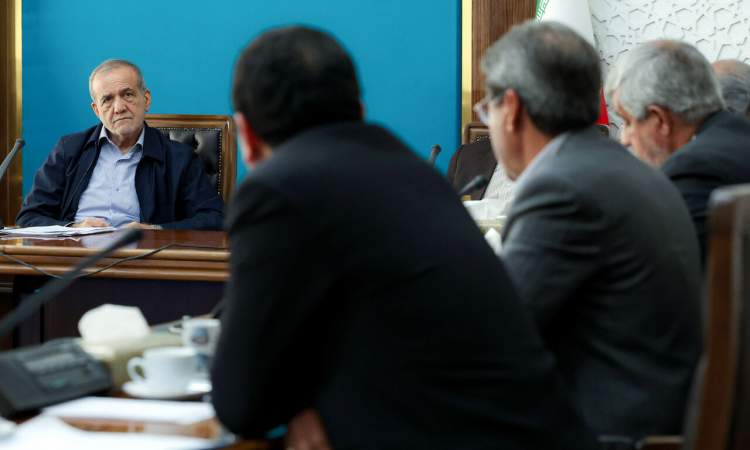 پزشکیان: توان دفاعی کشور قابل مقایسه با قبل از جنگ نیست/ گسترش بی رویه دولت دلیل تورم