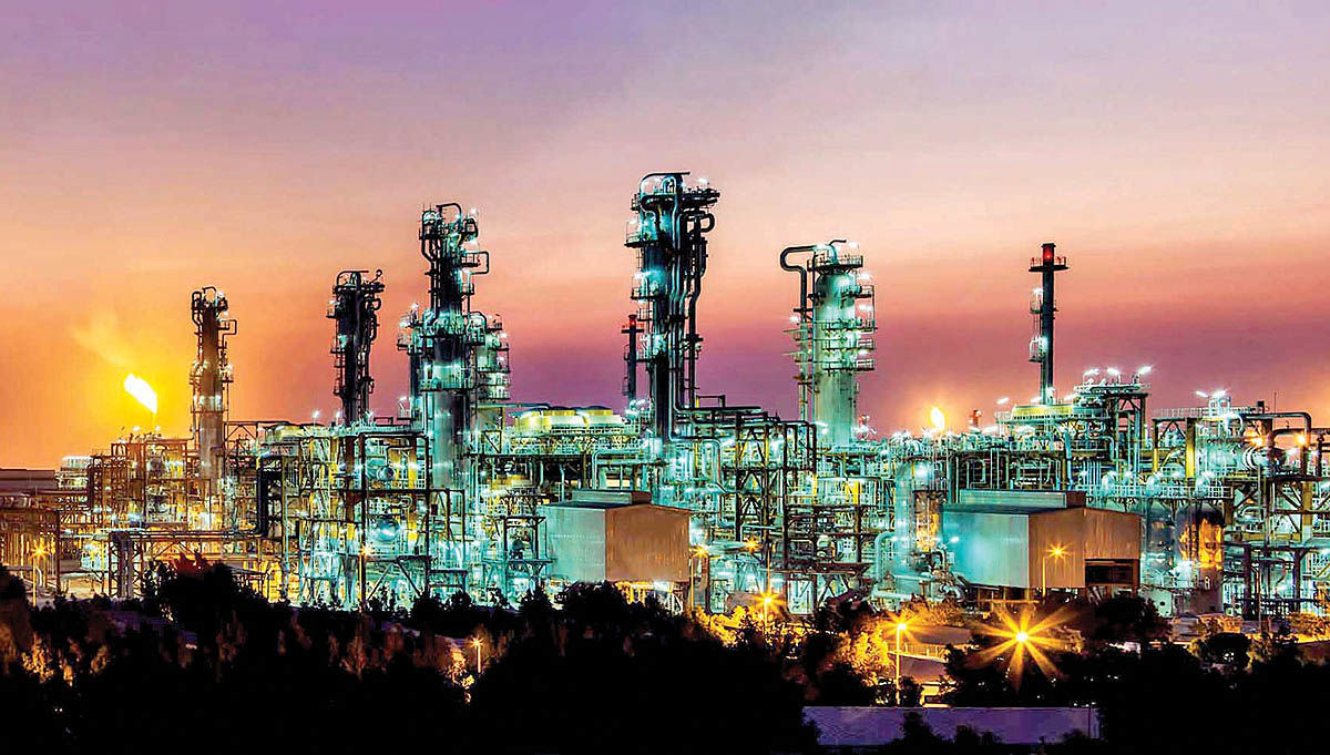 وزارت نفت در حال بررسی نهایی فرمول جدید قیمت خوراک پتروشیمی‌