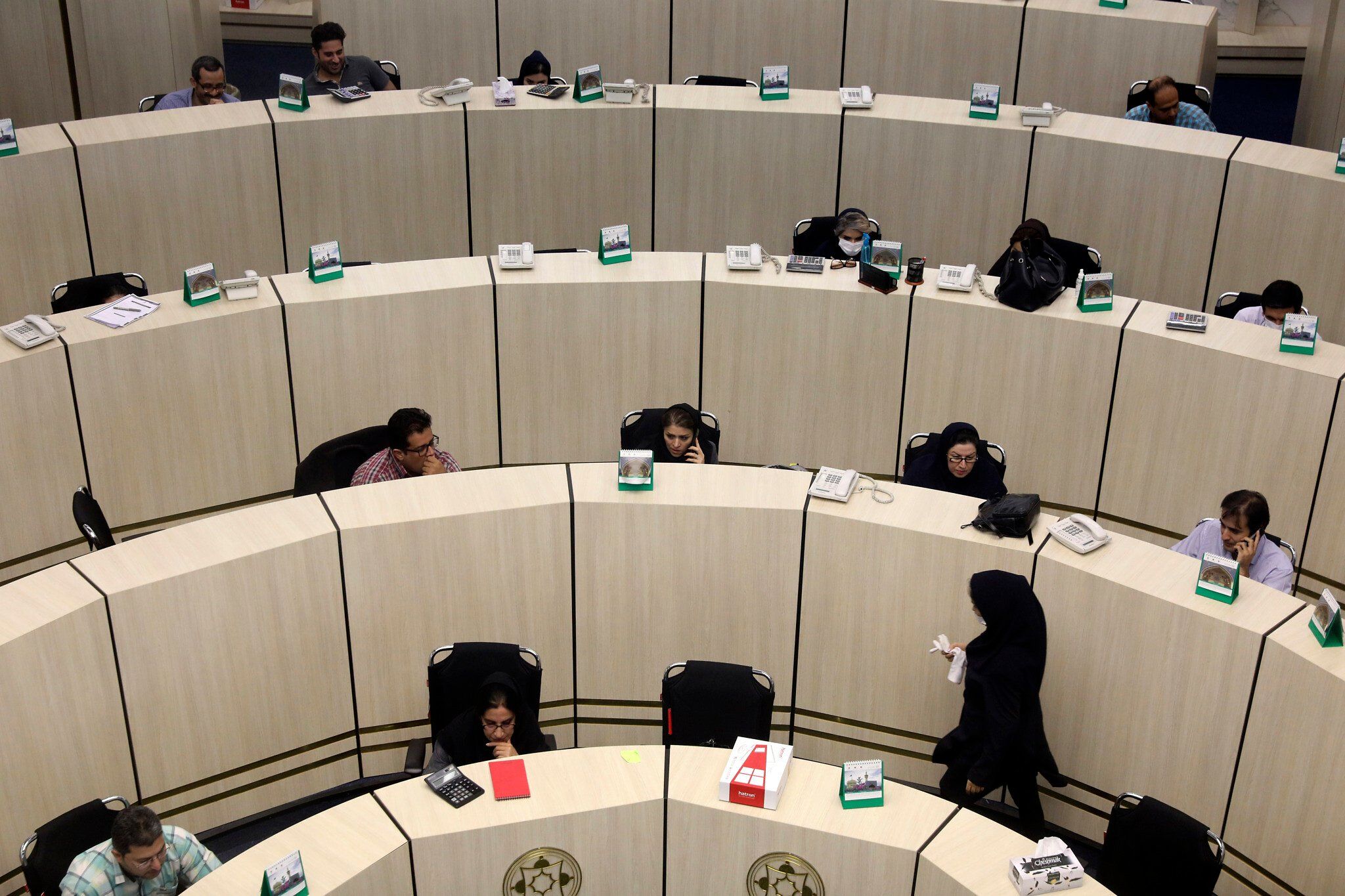 رمزگشایی از ریزش بورس در دو روز پایانی هفته | حراج سکه، نقدینگی را از بورس خارج کرد