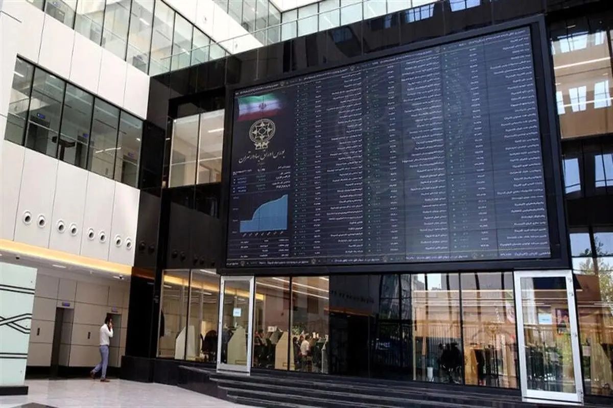 بورس دوباره گزینه اول سرمایه‌گذاری می‌شود؟ | ثابت: صندوق‌های سرمایه‌گذاری بازدهی‌ بیشتری از سپرده‌ بانکی دارند