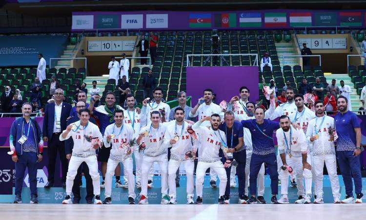 عملکرد کاروان سفیران اقتدار در چهارمین روز؛ شب طلایی دختران و آقایی فوتسال
