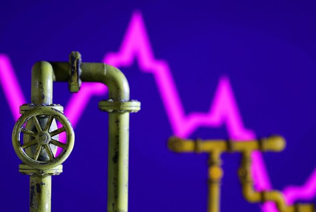 قیمت نفت با افزایش ذخایر آمریکا کاهش یافت