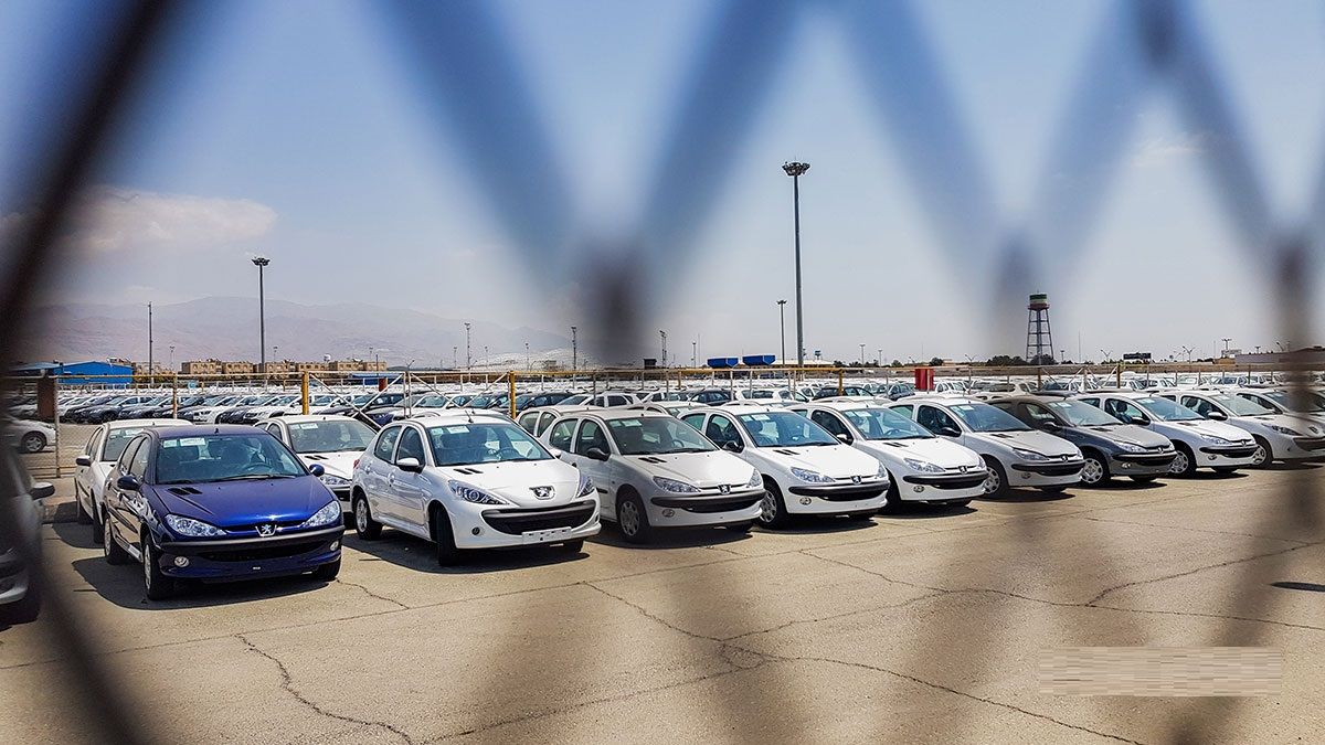 تناقض در بازار خودرو؛ واردات افزایش یافته اما عرضه همچنان محدود است