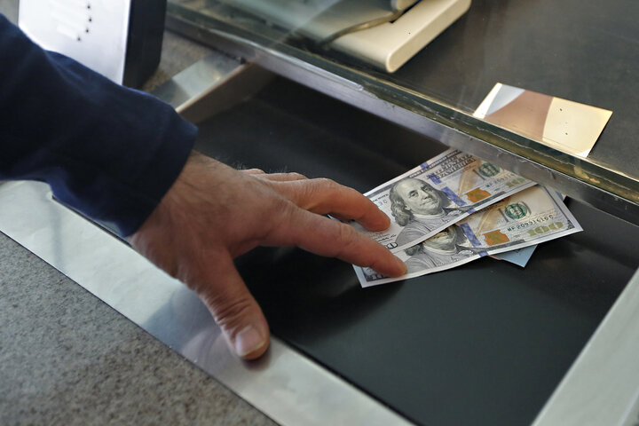 مالیات بر معاملات ارزی برای مهار سرمایه‌های سرگردان/عوامل موثر بر بازار کدامند؟