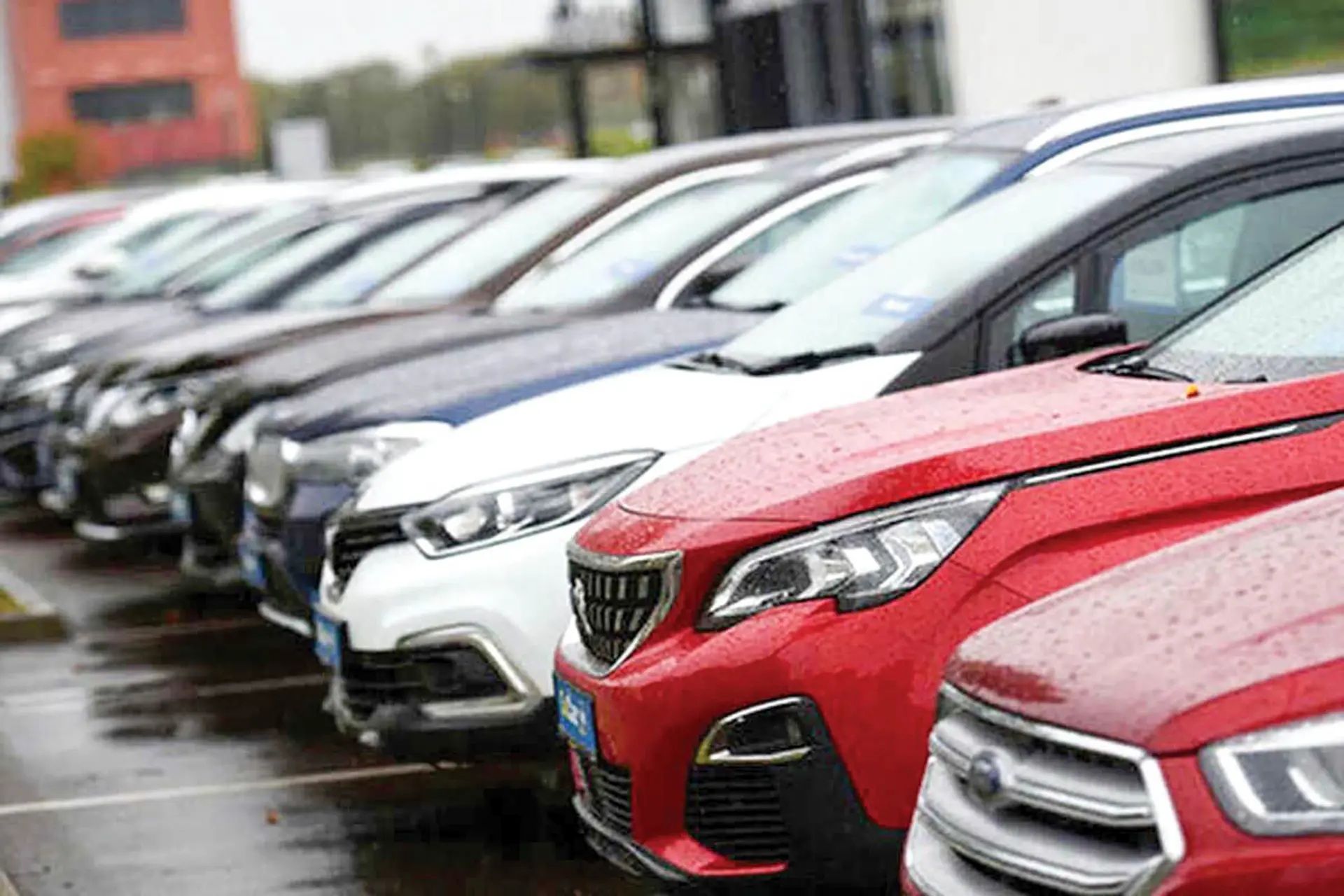 افزایش قیمت ۲۰ تا ۴۰ میلیون تومانی انواع خودروهای داخلی در بازار