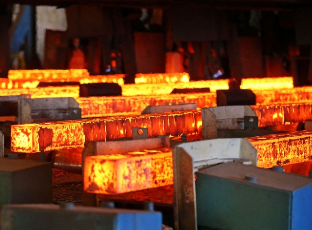 دستور رئیس‌جمهور برای رفع محدودیت گاز صنایع اجرا نشد