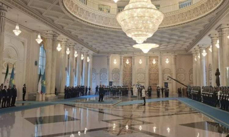استقبال رسمی رئیس جمهور قزاقستان از پزشکیان