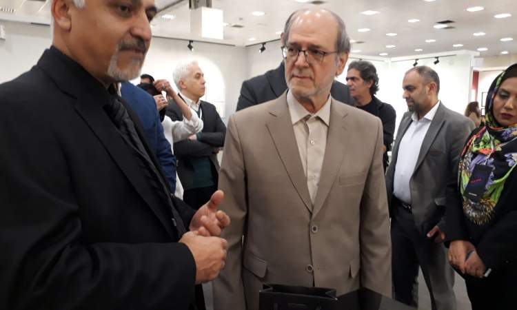 سرپرست معاونت هنری: آثار کاغذی در بحث فروش و اقتصاد هنر از ظرفیت بالایی برخوردار است سرپرست معاونت هنری: آثار کاغذی در بحث فروش و اقتصاد هنر از ظرفیت بالایی برخوردار است