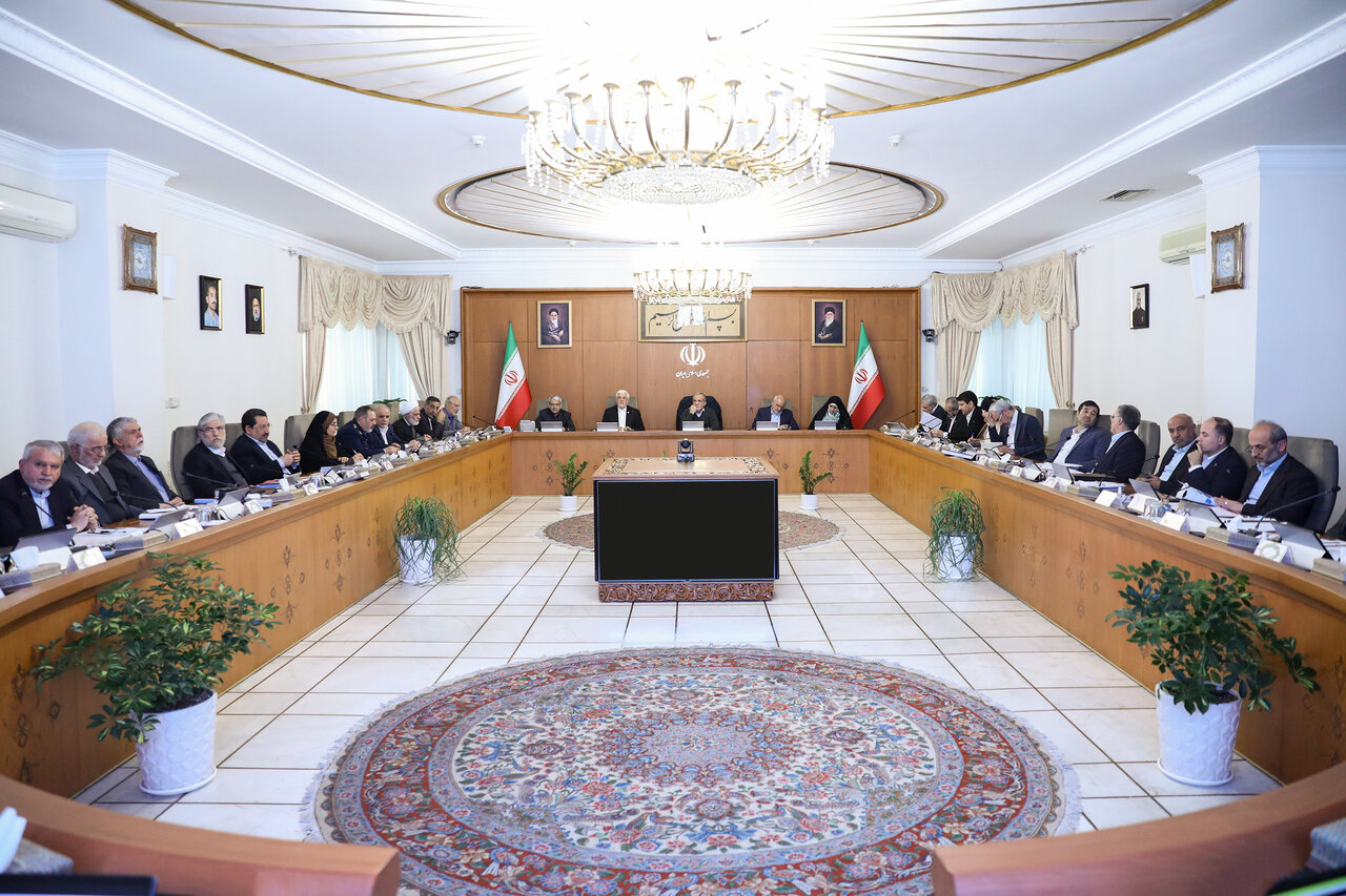 وزارت صمت از حضور صنایع در تالار دوم حمایت می کند/ نیازهای اساسی مردم در اولویت تخصیص ارز