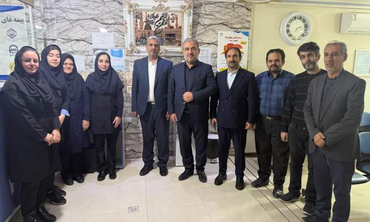 بازدید فرماندار قم از درمانگاه شبانه‌روزی شهریار / تقدیر از نقش بخش خصوصی در ارتقای خدمات به مناطق کم‌برخوردار