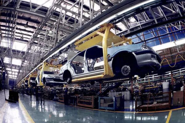 معاون وزیر صمت: قیمت خودرو طبق تورم تولیدکننده بررسی می‌شود