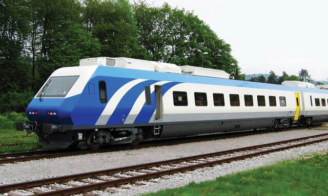 رجا به راه‌آهن بازگشت