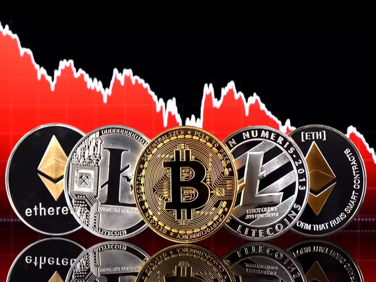 جهش بی‌سابقه قیمت تتر تا آستانه ۱۴۰ هزار تومان | بیت‌کوین به زیر ۸۸ هزار دلار رسید | فرار سرمایه‌ها به پناهگاه‌های امن