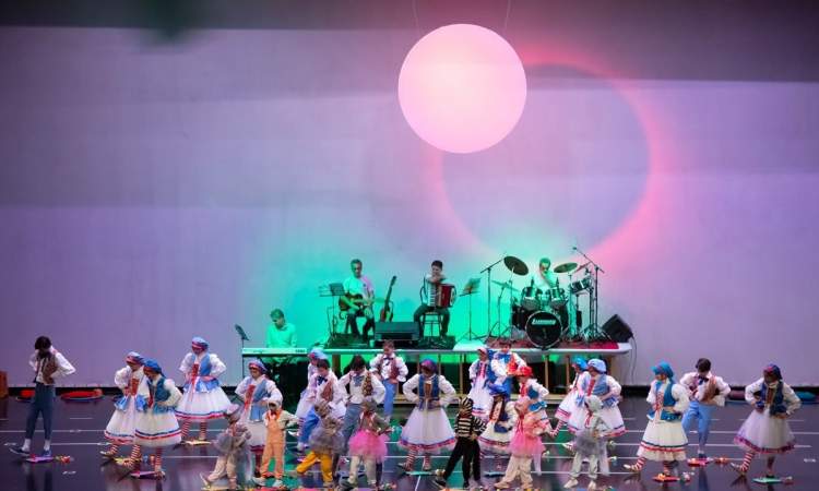 پایان اجرای «موزیکالیته» و آغاز «در همسایگی تزارها»