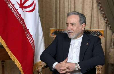 عراقچی: وضعیت نظامی و دفاعی ما بسیار بهتر از گذشته است | نقاط ضعف‌های امنیتی‌مان را رفع کردیم | در جنگ 12 روزه از نظر تاکتیکی غافلگیر شدیم | آمادگی کامل برای جنگ به معنی خواستن جنگ نیست