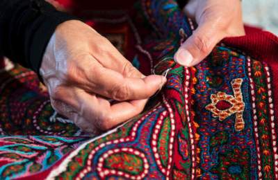 تکنرخی شدن ارز و وضعیت ملتهب صنایع دستی ایران تکنرخی شدن ارز و وضعیت ملتهب صنایع دستی ایران