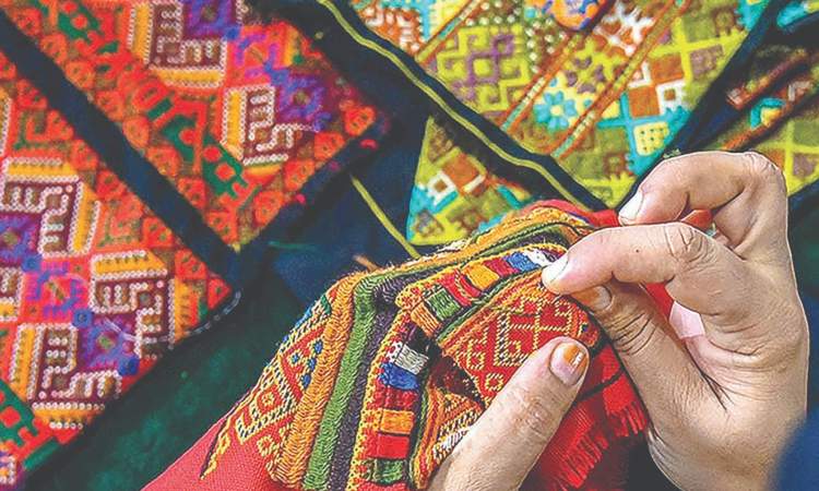 نبود «بانک اطلاعات ملی» و «ارگونومی» مهمترین چالش صنایع دستی ایران است نبود «بانک اطلاعات ملی» و «ارگونومی» مهمترین چالش صنایع دستی ایران است