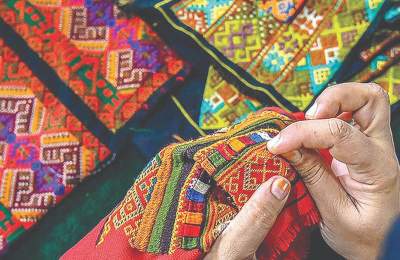 نبود «بانک اطلاعات ملی» و «ارگونومی» مهمترین چالش صنایع دستی ایران است