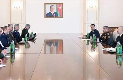 دیدار وزیر دفاع باالهام علی اف/ اعلام آمادگی باکو برای کمک به کاهش تنش‌ بین ایران و آمریکا