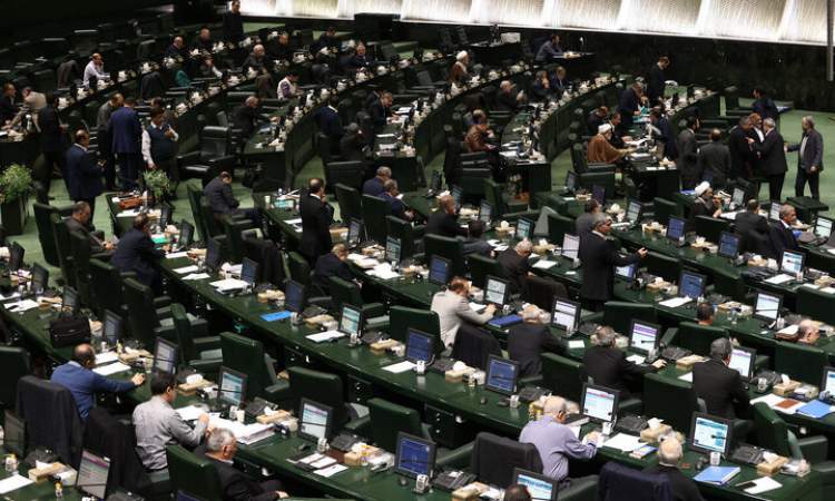 سقف معافیت مالیات بر درآمد ۴۰ میلیون تومان شد/ تعیین نرخ پلکانی برای اخذ مالیات