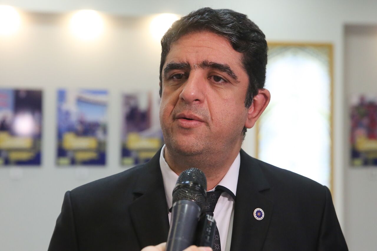 حذف رانت ارزی باید به امضاهای طلایی پایان دهد/ مهار تورم اولویت دولت باشد