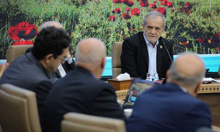 پزشکیان:واگذاری اختیارات به استانها به بهبود روند امور کمک کرده است/ پاسخ به اظهارات ترامپ